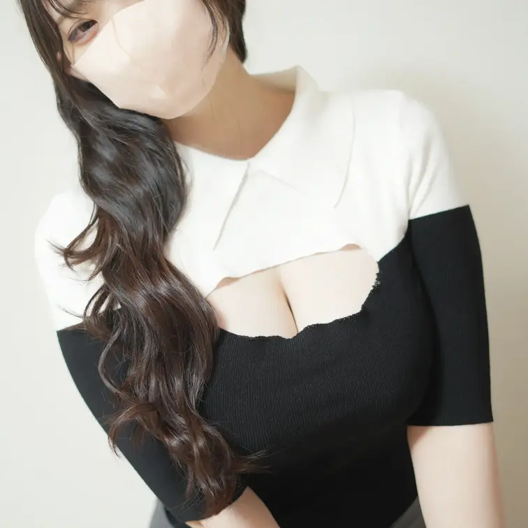 今日は2/10でニットの日らしいですよ〜〜
えちえちニットとずっしり重たいお乳の写真です🍼
えちコースには全部見