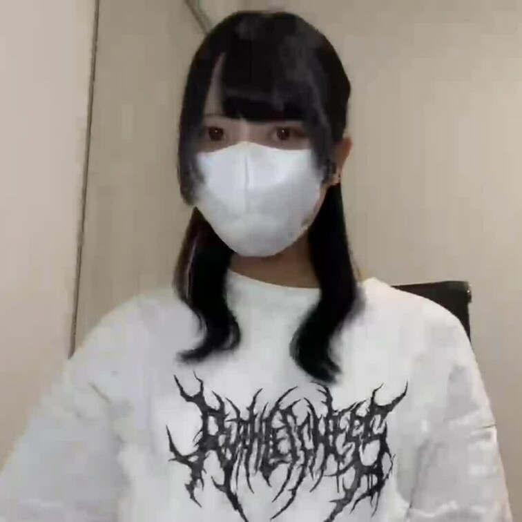 【りん 18 歳】

りんさんのライブ配信動画です
生配信 だと、1 回の有料配信を視聴すると、おおよそ平均 5,