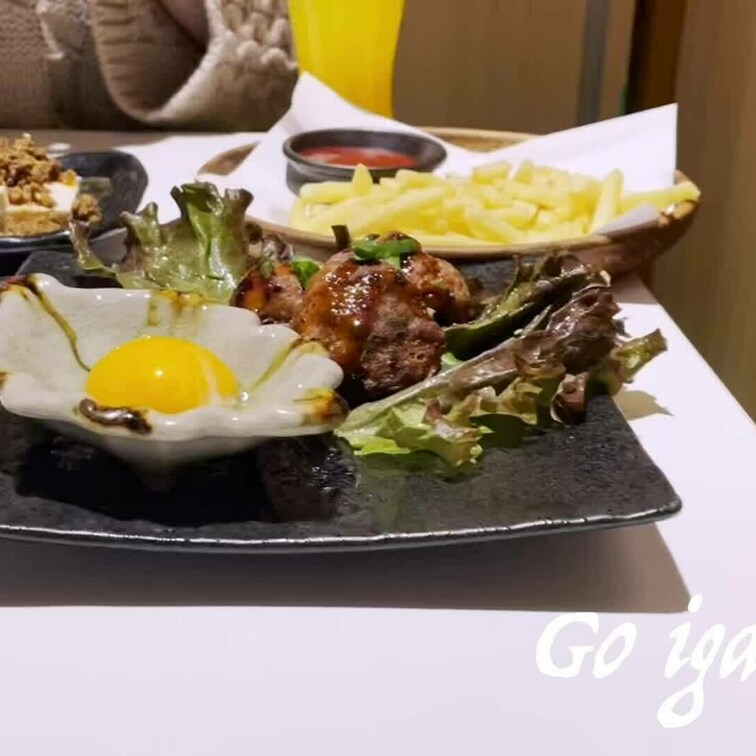 女子大生を居○○○屋に連れて行ってオフパイしました。料理もおっぱいも美味しかったです。この後ホテルでバチバチに○○○しま