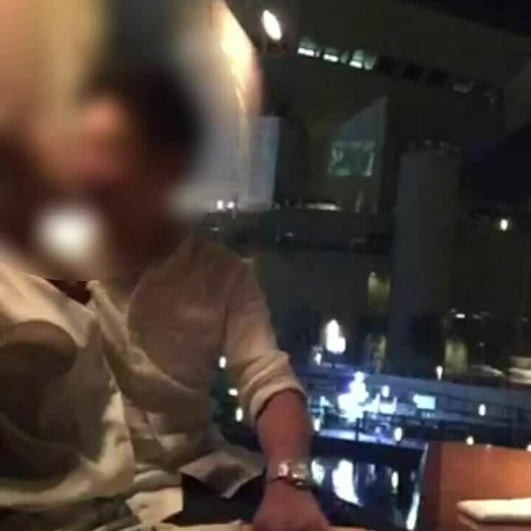 貸出デート　#4
ローターを下着の中に仕込まれ、店員がいつくるかわからない中オッパイも晒しキスをせがむ妻の姿はいかがで