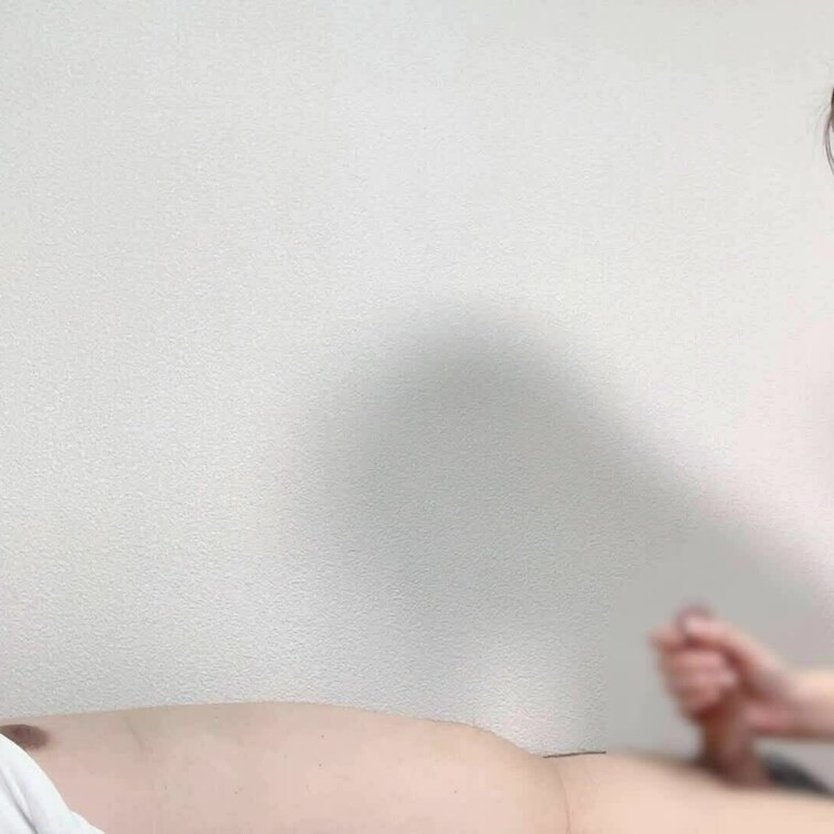 スタイル抜群の可愛い女の子による乳首舐め＆生フェラ＆チクラチオと手コキ！