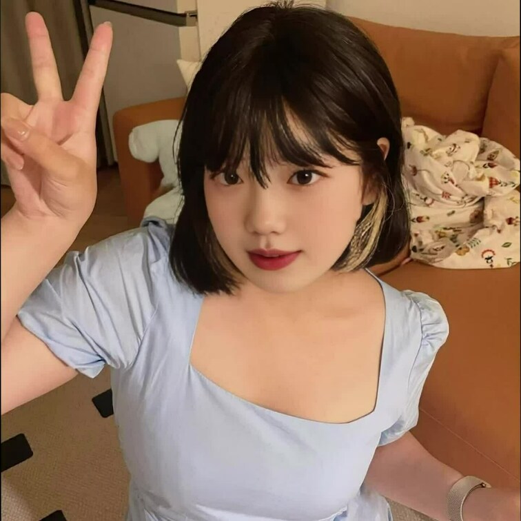 ✌️






＃手コキ#足コキ#乳首#お尻#パイパン#スレンダー#かわいい#小柄#痴女#目出し#着エロ