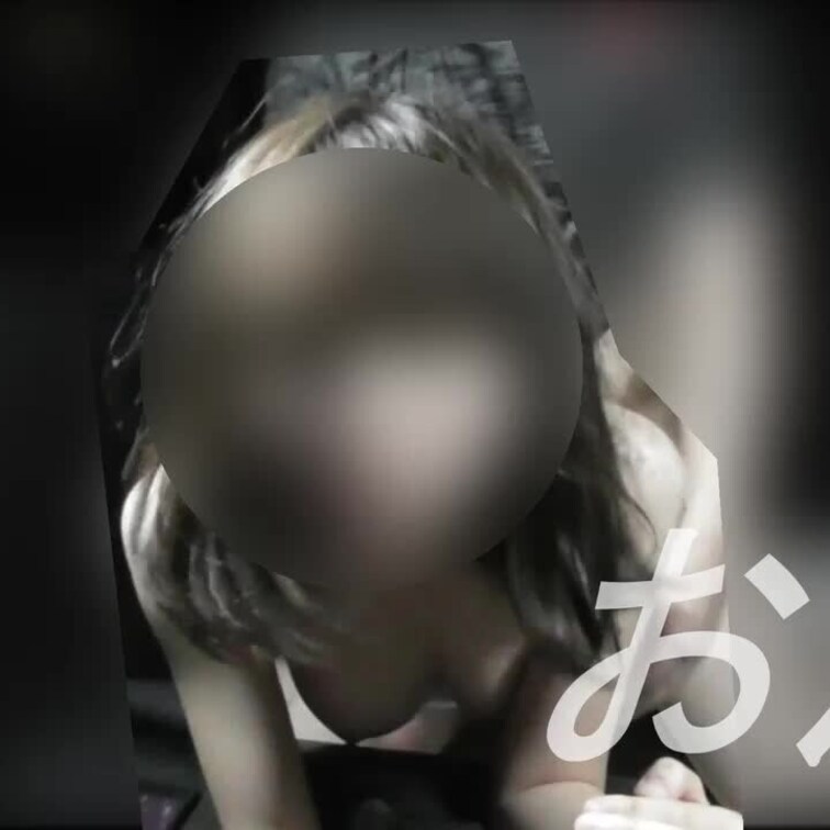 １スタイル良いのに胸もあり感度も抜群の女子大生とカーセックスしている様子です。