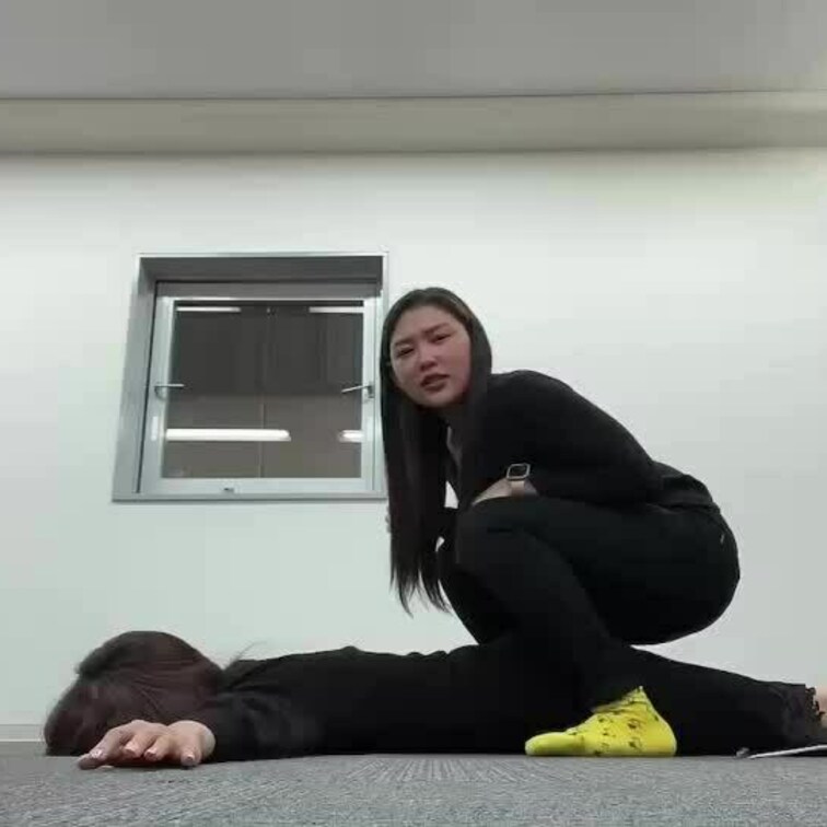 皆様いつもご購入ありがとうございます☺️
今回のくすぐり動画はこちらです👍

是非見てあげてくださいね(  ˆОˆ