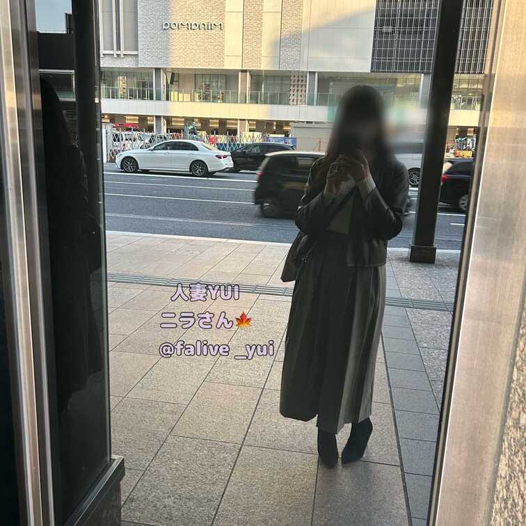 今日広島駅周辺をうろちょろしたときに撮りました📸

なーんてことない普通の自撮りですね🙏私のような変態人妻でも、普段