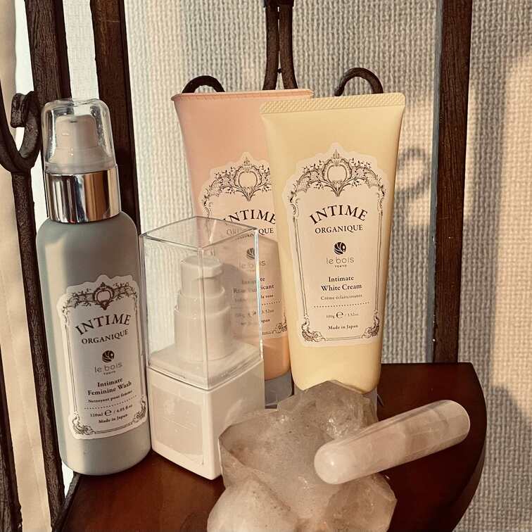 アンダーリップケアについて🫦💕
こんにちは💓
今、リップと入力したところ
若干口の端を噛んでいる唇の絵