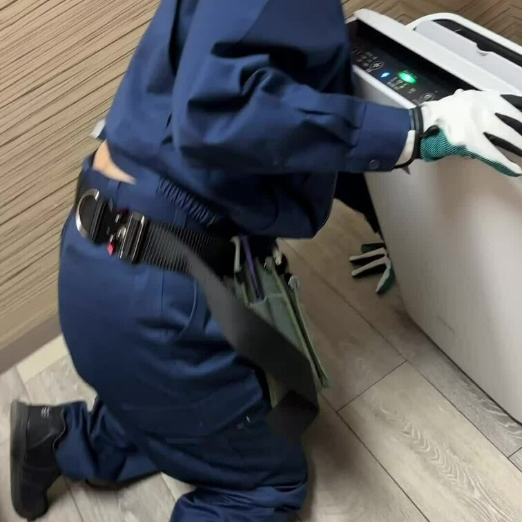 聞こえる？
このあたりから音がするような。。。？