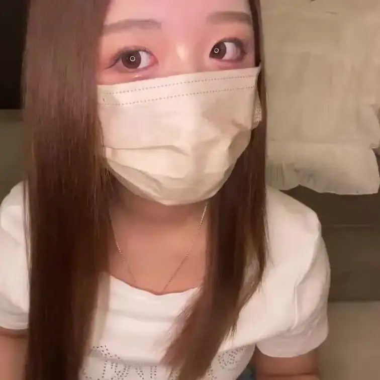 【あおい 21 歳】

あおいさんのライブ配信動画です
生ライブ配信だと、1 回の有料配信を視聴すると、おおよそ平