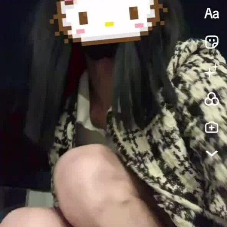 綺麗なお○○○さんがTikTok撮ってると思いきや、、、？