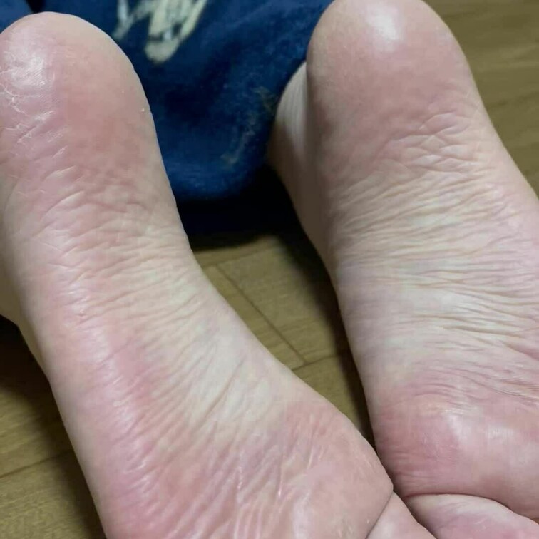 リクエストのあった、足裏ドアップです！