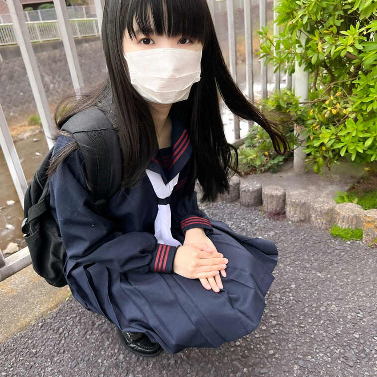 顔出し【個人撮影】経験人数1人。紺セーラー服の低身長_垢抜けないオマ◯コちゃんとの割り切り映像

