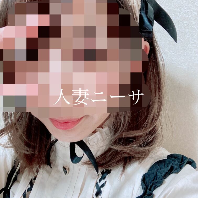 こんにちは^o^メイドさんのコスプレだよ♡
似合うでしょ＊