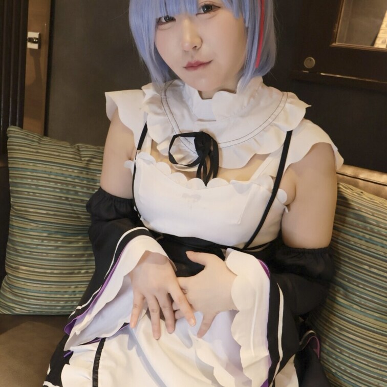 みるちゃん19歳

オフショットです

本編は単品販売orみるちゃんプラン
