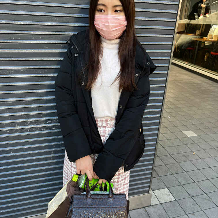 【個人撮影】幼さが残る20代JDとパパ活_レンタルルームでゴム無し交渉から中出し映像を完全収録