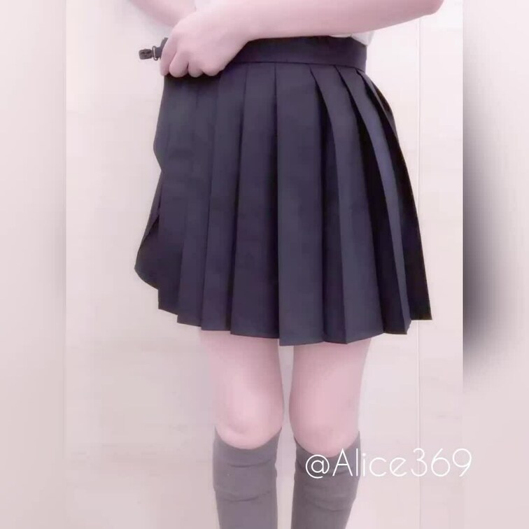 おしがま好きなお○○○ちゃん、お待たせしました😇
初のぱんつでおしがまに挑戦しました✌️
今日は体操服(ブルマ)だよ