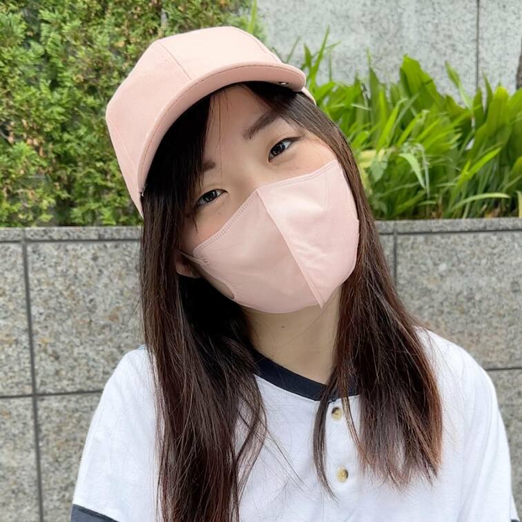 #76【KANA 22歳】
今回ストリートスナップに協力してくれたのは、古着女子らしいカジュアルなコーデがお似合いのK