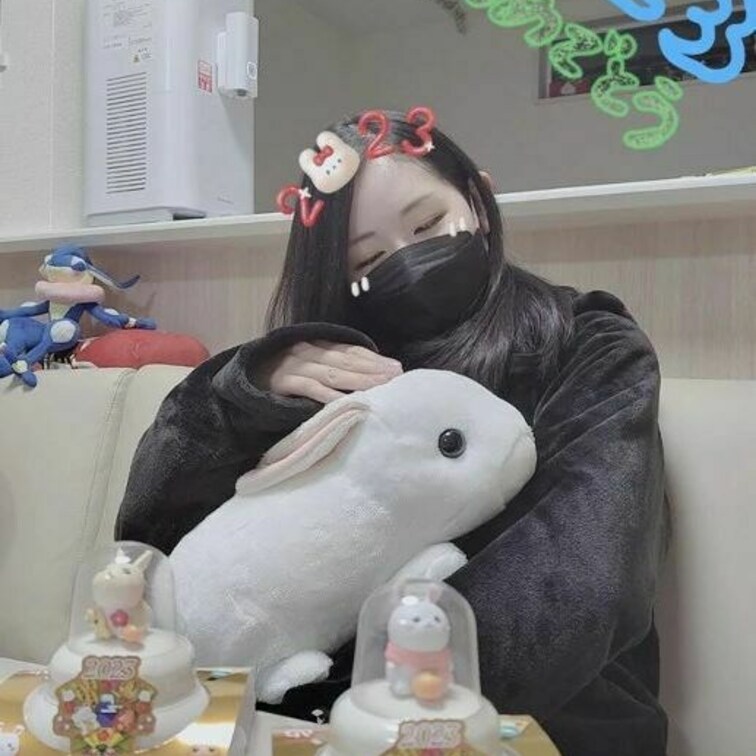 あけましておめでとっ🎍
今年は去年よりいろいろ、エロエロ？
更新できるように頑張りまーす♥✨✨