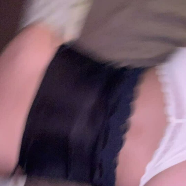 下着つけながら、バックで突かれるのすき♡♡