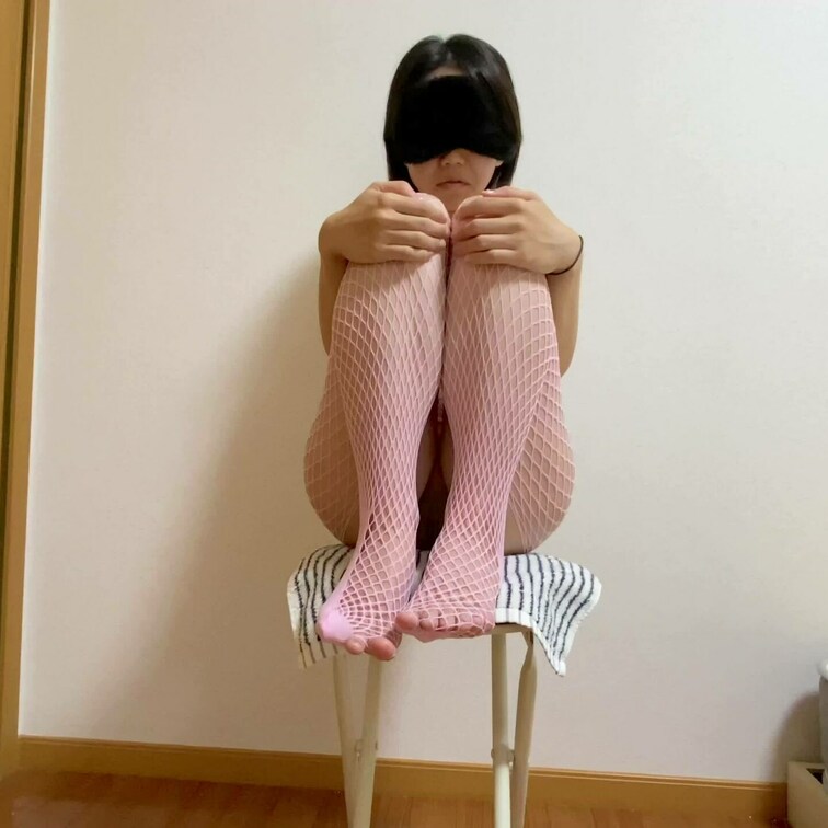椅子の上で足開くのめっちゃ恥ずかしい😭😭
見られてら感じが凄いして……
