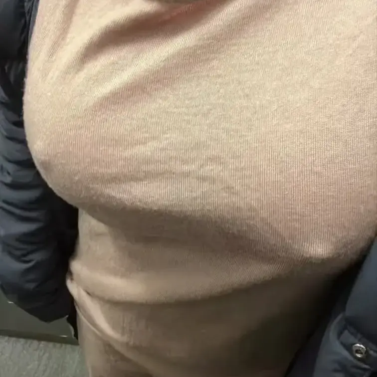Xに投稿してたんですけど
結局トイレでイクまでしてしまいました