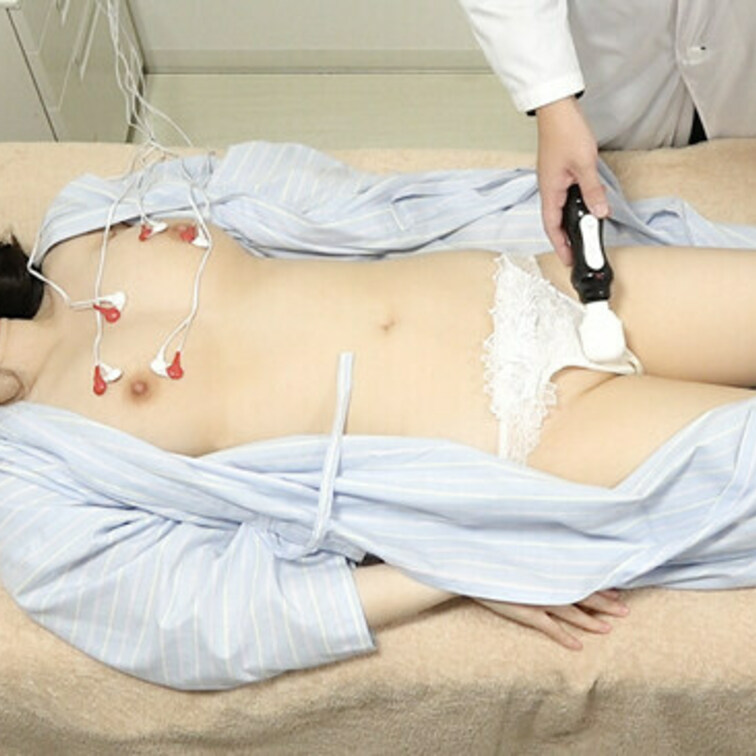 顔を隠して電マ当て…。
しっかりと感じているようです。。。。


動画詳細はこちら！！！
https://my