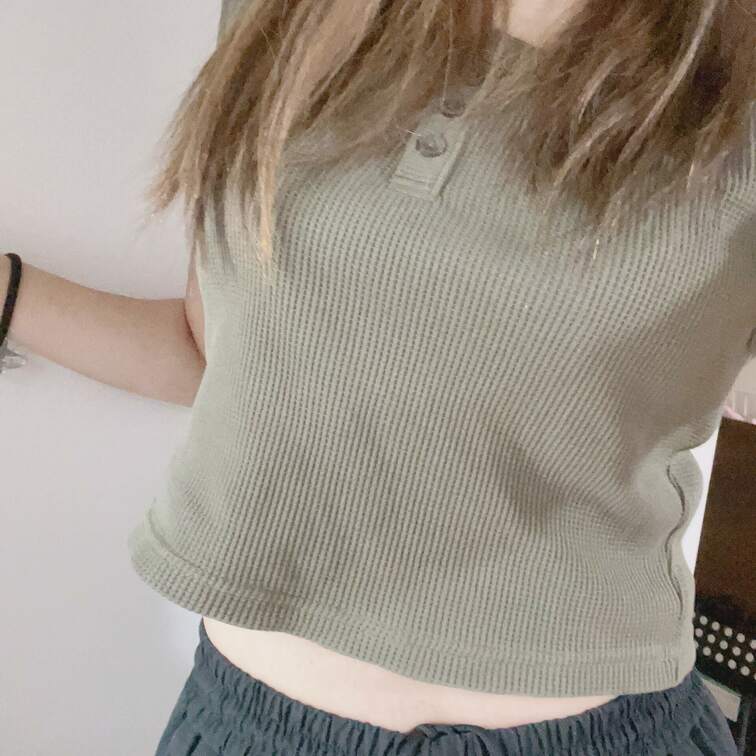 おはようございます!
夜中の⚡️すごかったですね…
今日朝旦那にこの服で仕事行くの⁇何も言われないの?って言われ