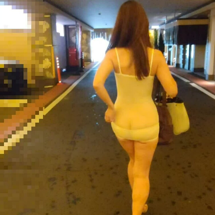 今回ゎ動画のショート編を❣️
スケスケのワンピに食い込みパンティでホテルに入店🏩
ローライズ過ぎて お尻が出ちゃって