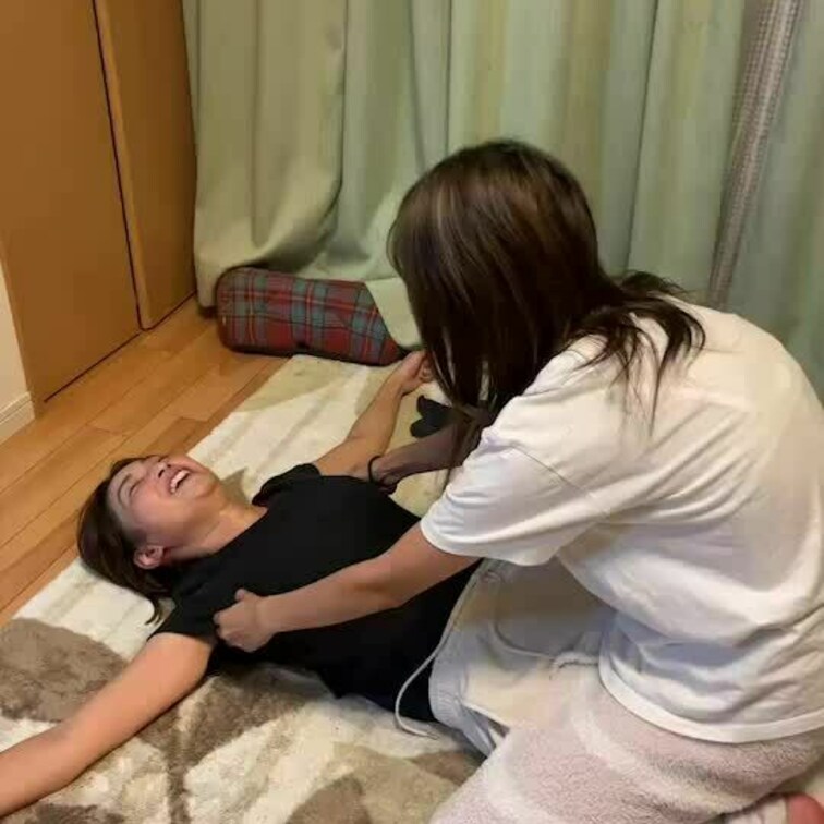 皆様いつもご購入ありがとうございます☺️
今回のくすぐり動画はこちらです👍

是非見てあげてくださいね(  ˆОˆ