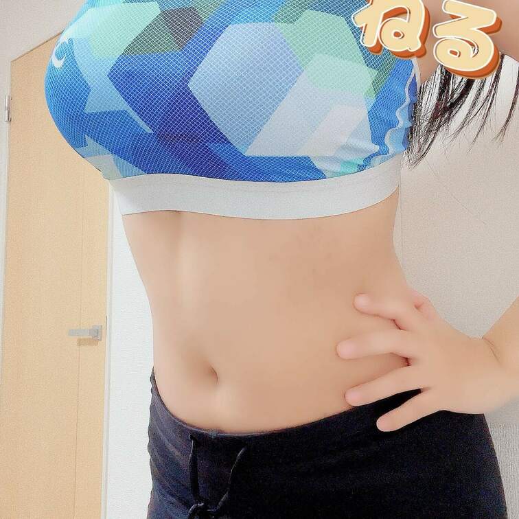 新しいスポブラを着用する動画🍼