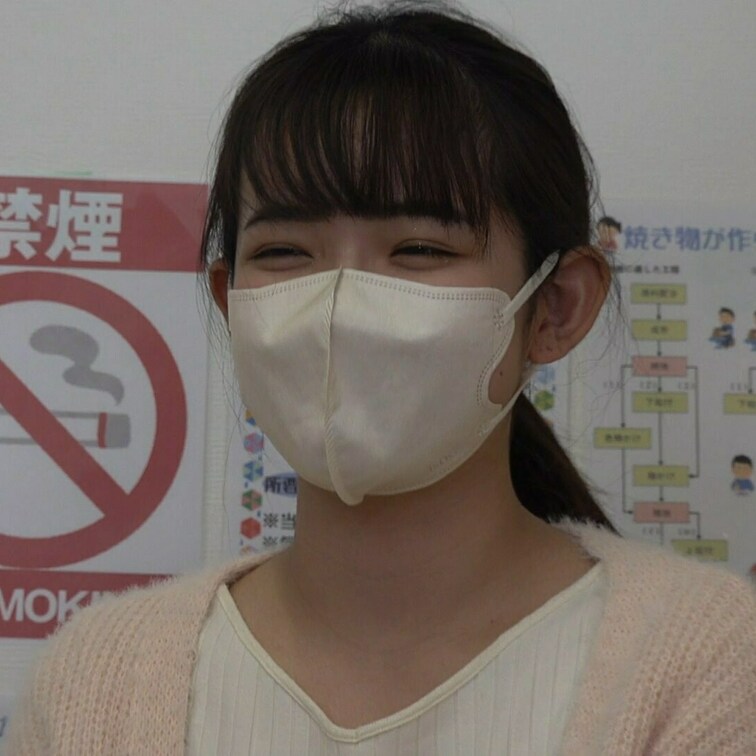 ちょい見せ。本編はこちらから→
#22【陶芸中の胸チラ】親思いの[ほんのり系]JDの胸ちら/彼氏の横で豪快なデカエロ乳