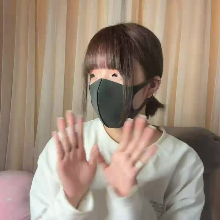 【みれい 20 歳】

みれいさんのライブ配信動画です
生配信 だと、1 回の有料配信を視聴すると、おおよそ平均 