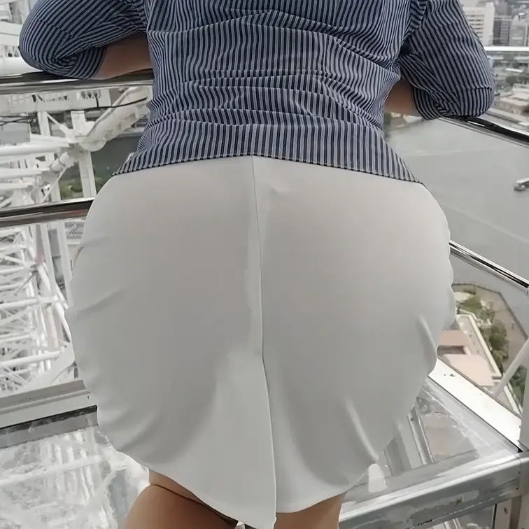 ♥️露出♥️観覧車で最後に出すのはお尻!!

シースルー観覧車だから