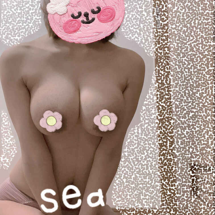 Twitterに載せてる写真の違うバージョンです🤍
乳首だしは有料プランで見れます❤️
