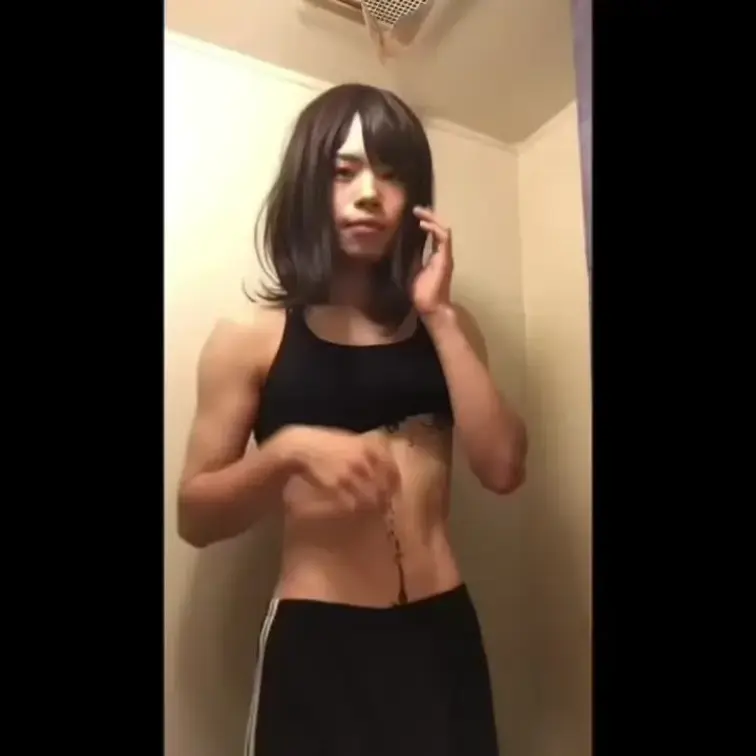 女装男子が体に落書きして、オナニーしてみた💕
#女装男子
#巨根
#オナニー