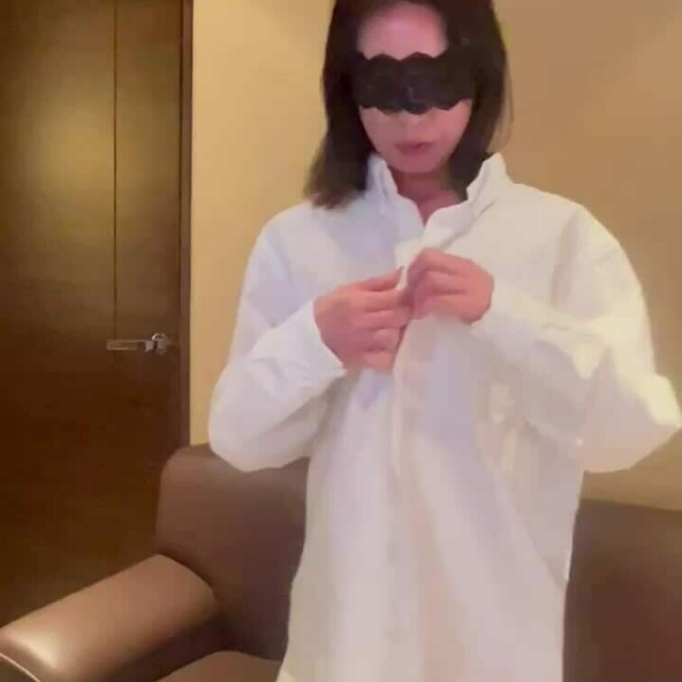 白ワイシャツっていいよね💕
今月は動画頑張ってみるね♪

まずは雰囲気をお楽しみに♡