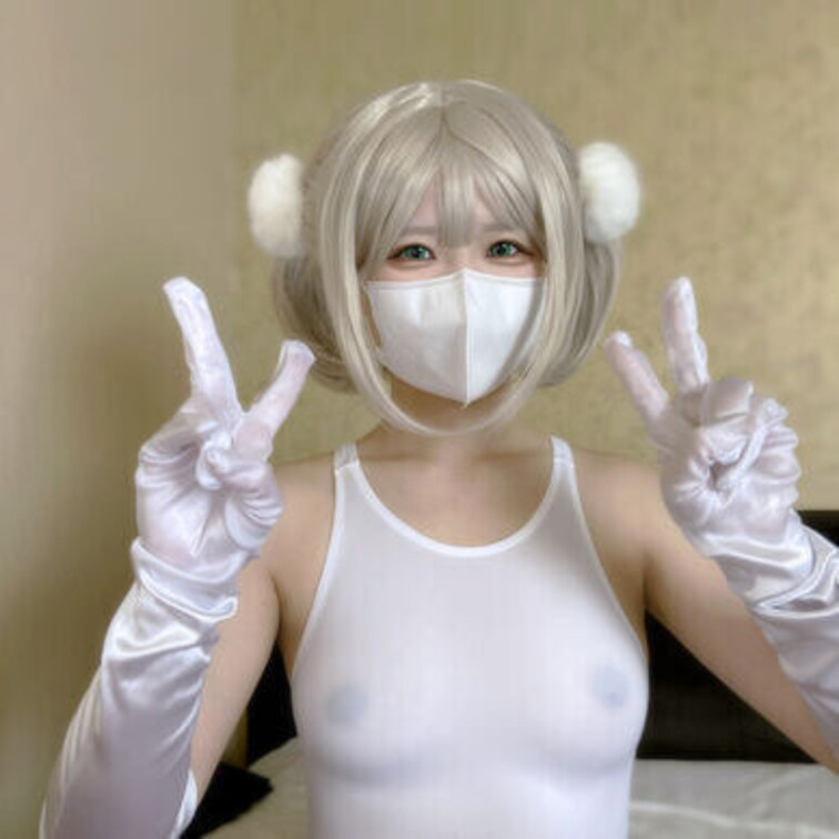 スケスケ白スク水 う〇ちゃんの手袋手コキ

スケスケ白スク水を着たレイヤーさんにサテン手袋で手コキされちゃいました！