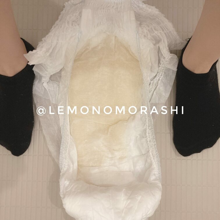 おむつの中動画の写真です
大人の4回吸収のやつだけど1回で半分埋まっちゃうから4回はきっと無理;( ˙꒳​˙ ;):