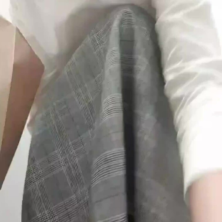 試着室で生着替え。

お洋服を買って相当かわいかったのか、そのま
ま試着室へ。僕も何気なしにお着替え撮ってき
て