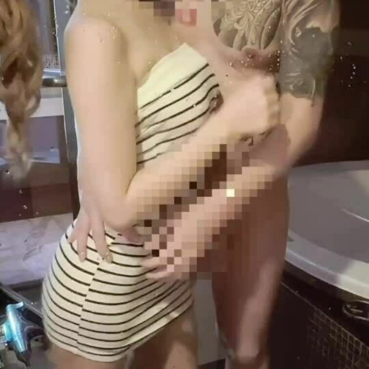 ガラスにオッパイ押し付けバック🤍
正面バージョン

ちゅーして興奮してるすいまと💋
すいまのおっぱいがいっぱい楽