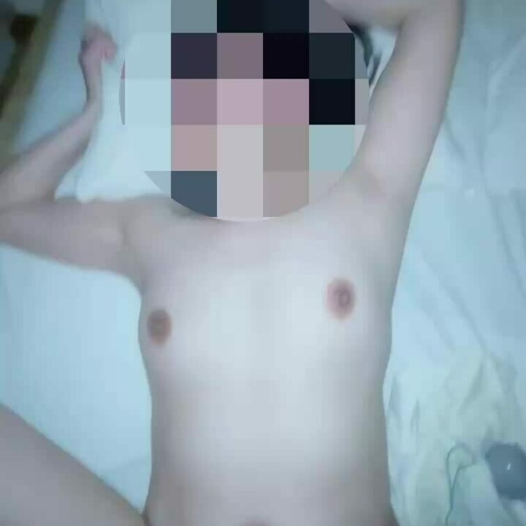 若いおちんぽと電マに○○○されイキ狂う淫乱人妻(貧乳)🤭💖