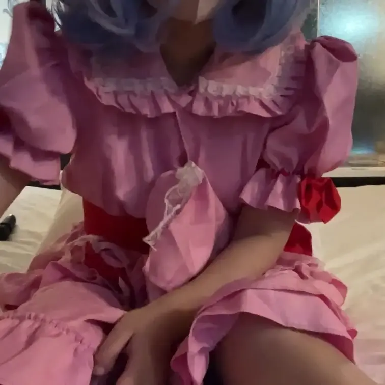 カリスマ吸血鬼のひとりえっちです
・電マで服ごしに愛撫
・クリを歯ブラシで磨き
・伸縮バイブでひとりえっちしてます