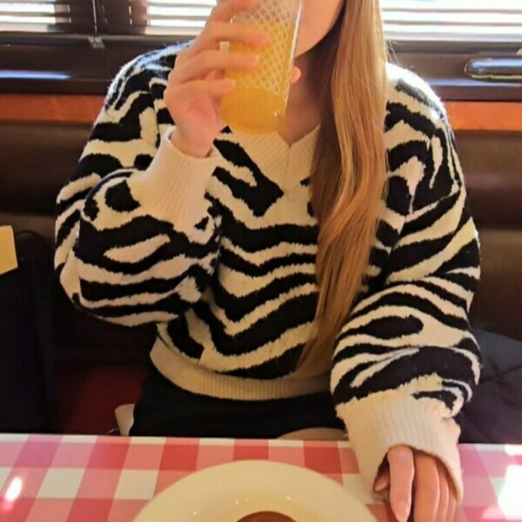 甘いものも食べます🍮笑 https://myfans.jp/posts/0a4c704c-e44b-4595-9900-