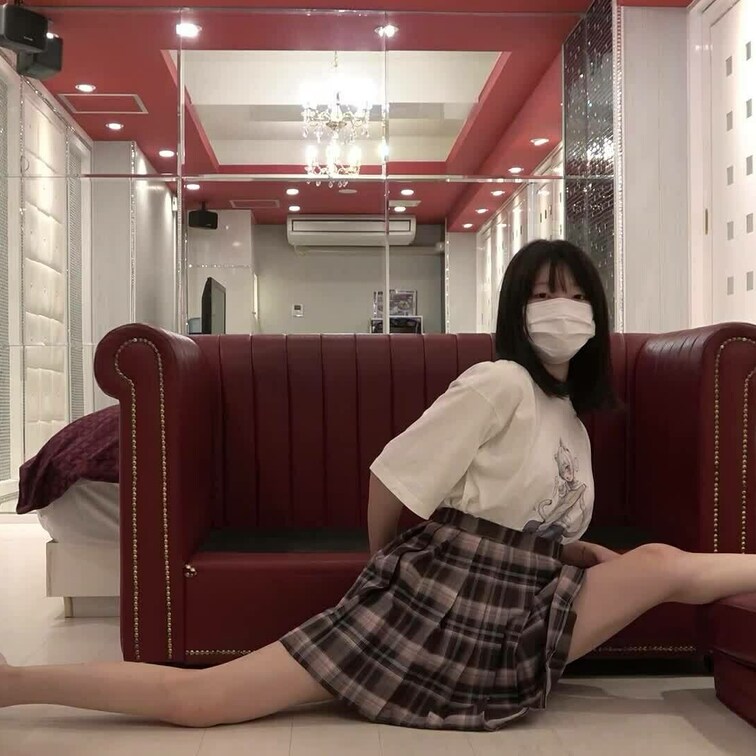 私服の開脚練習～