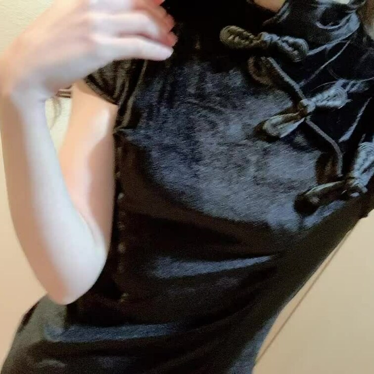 チャイナドレス💕 無料ショート動画♡

チャイナドレス着てるだけでカラダのラインが強調されるから1人で動画撮ってても