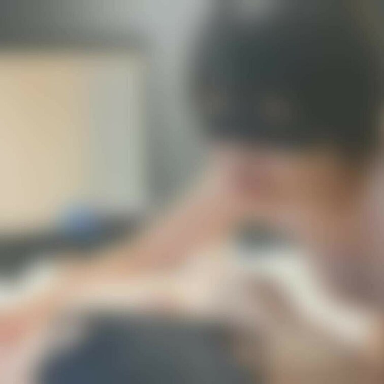【無料】【素人未経験】23歳のぽってり唇がエロい女のガムテープ口臭嗅がせ地獄編

