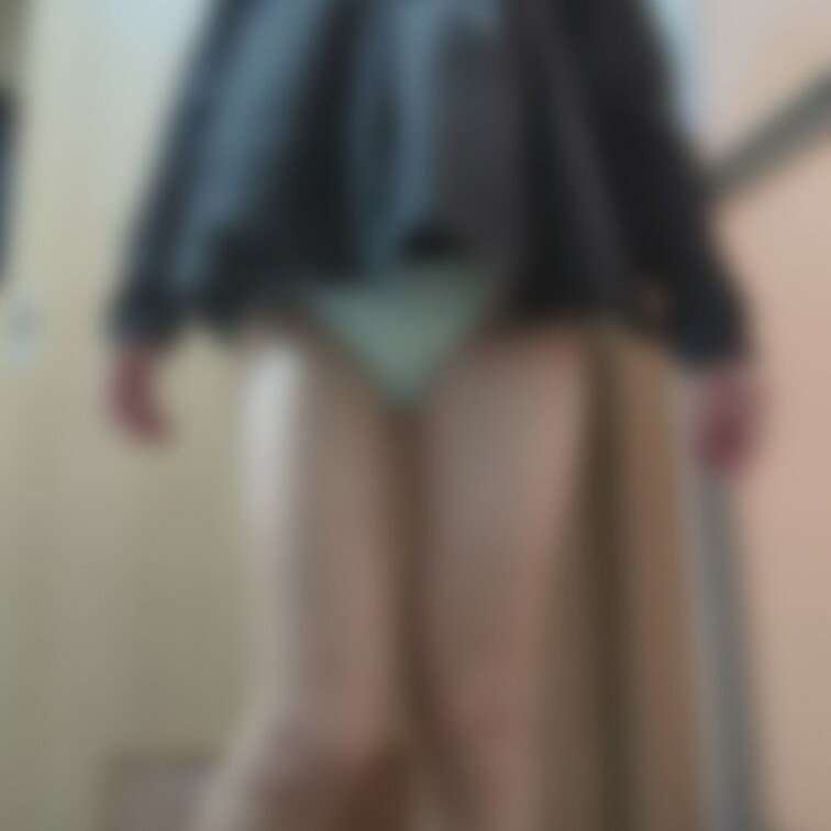 今日のぽぽぽの下着です😻
今日は白のTバックです🥰
今日はおしっこ染みと陰毛有りです😅
新しいプランはモ
