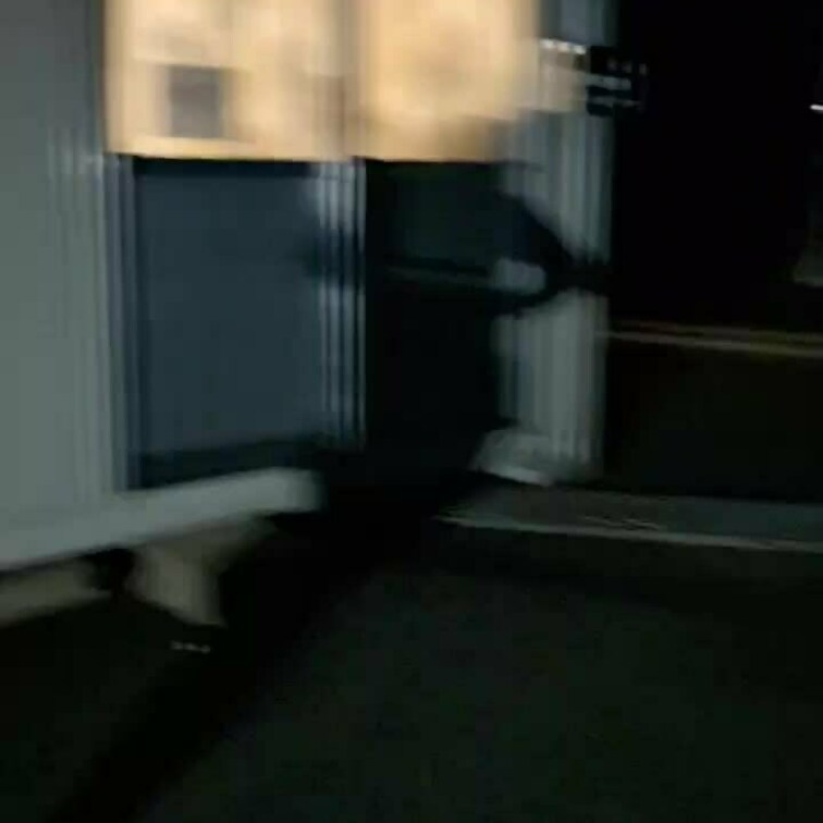 仮設ト◯レでおちっこしてるトコ❣️

顔のモザイク以外は加工無しです🥹
だらしない浮き輪が
ダイエットを決心させ