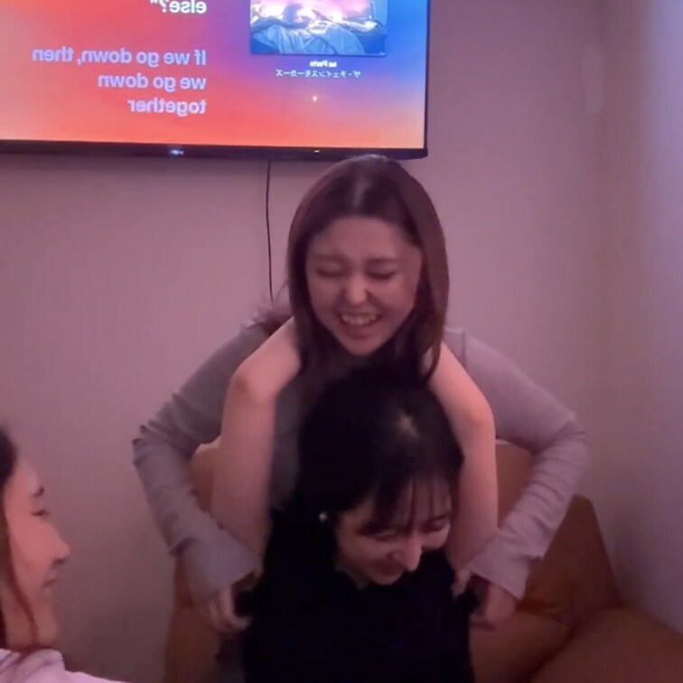 皆様お久しぶりです！
動画の更新が遅くなってしまって申し訳ございません。
今回のくすぐり動画はこちらです👍

是