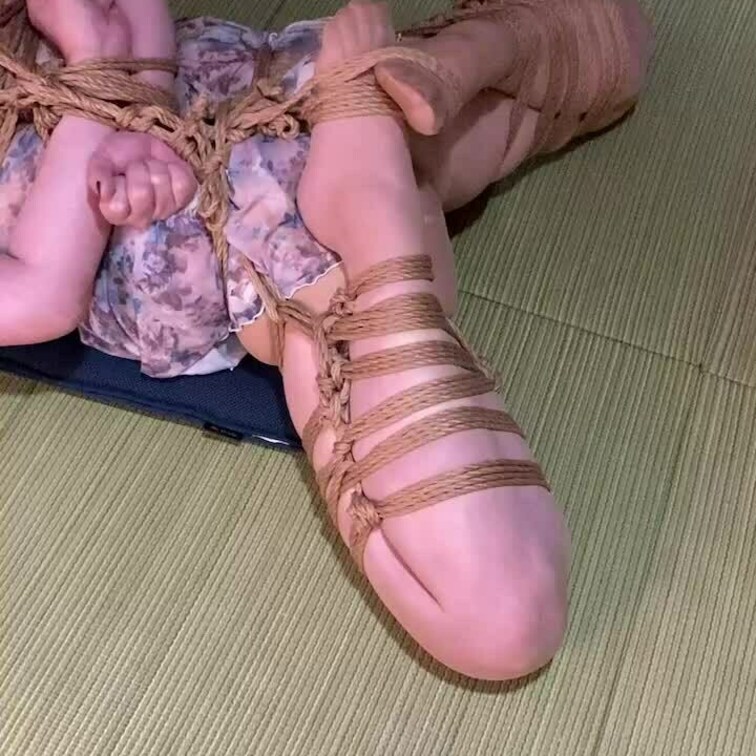 想像なんて意味なかった
そーいうやつなんだって理解もできなかった
全身心臓身体中の血管感じる
指先しか動かない
