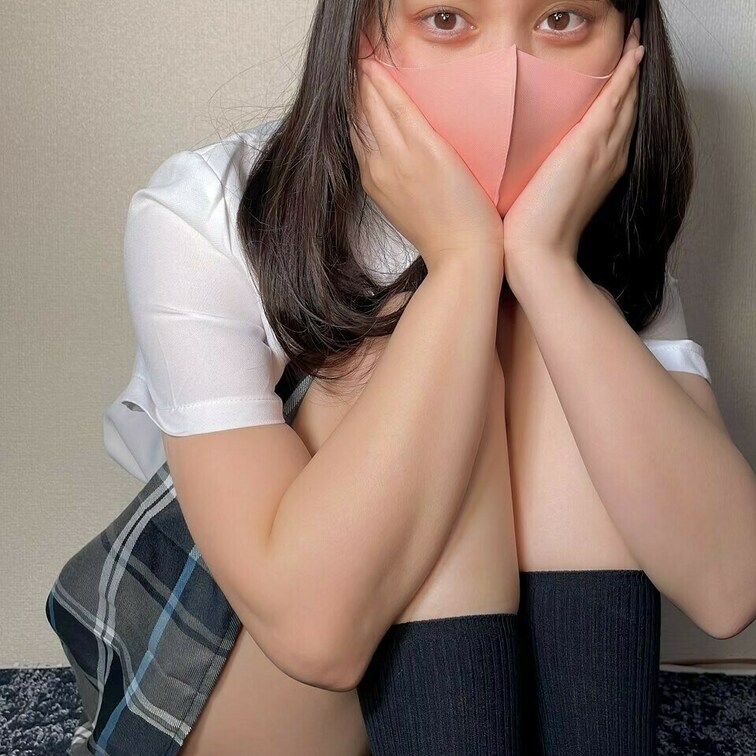 今日のパシャリ📷✨
いつも見られているのを想像しながら楽しく撮影してます…///
なのでコメントやスタンプ、とっても